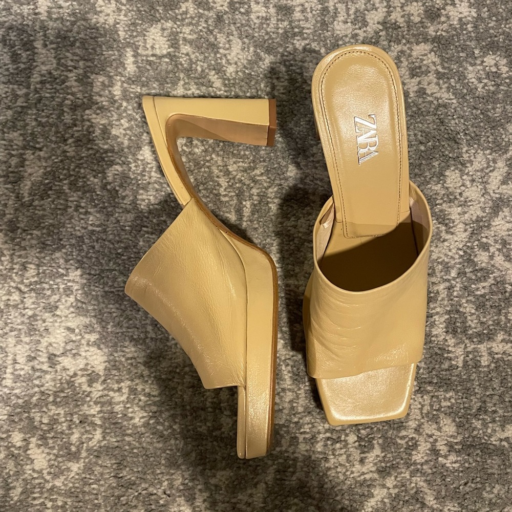 Zara mules in cream color size 39 which is US Womens size 8.
